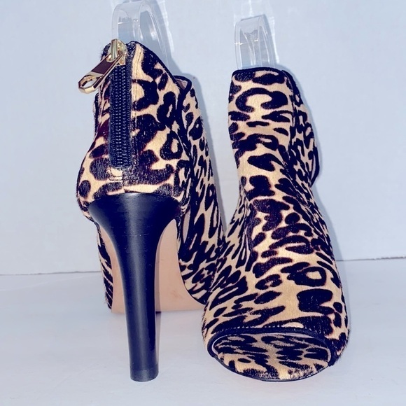 Louise Et Cie Isabelle Animal Print Heeled Booties Size 8 - Picture 7 of 8